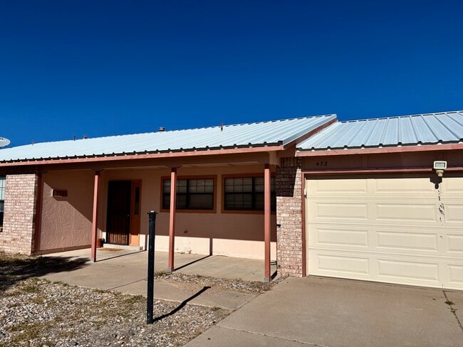 Building Photo - 472 Copper Dr NE