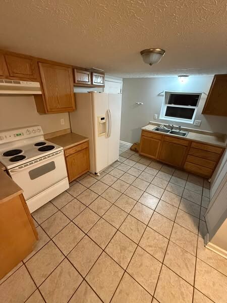 Building Photo - 808 N Main St Rental