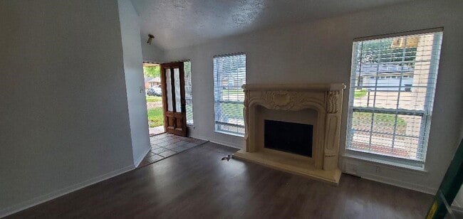 Photo - 1810 Oakwell Ln