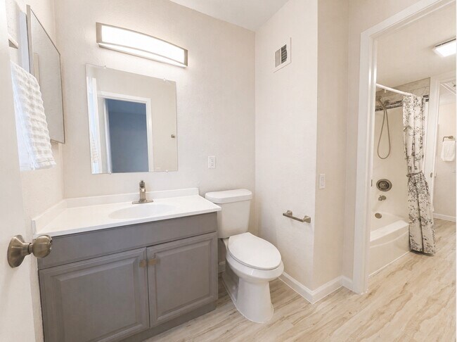 Photo - 11710 Southlake Dr Unit 47