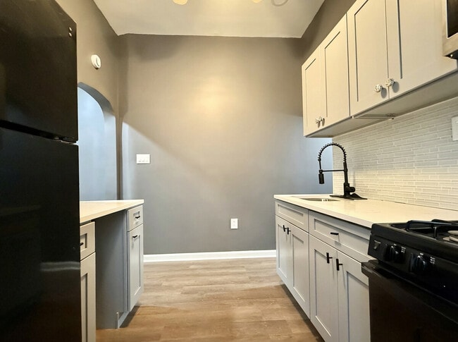 Photo - 347 Kerlin St Unit 2