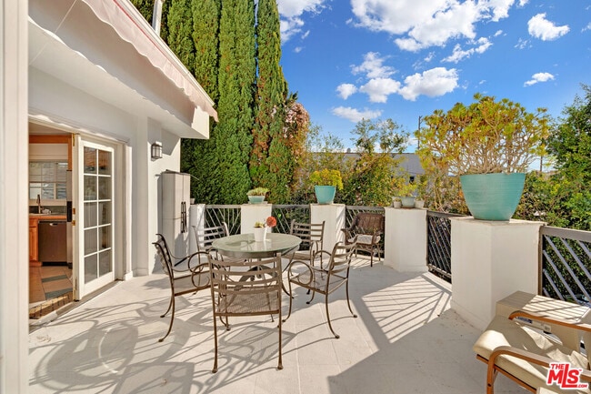 Photo - 1133 S Swall Dr Condo