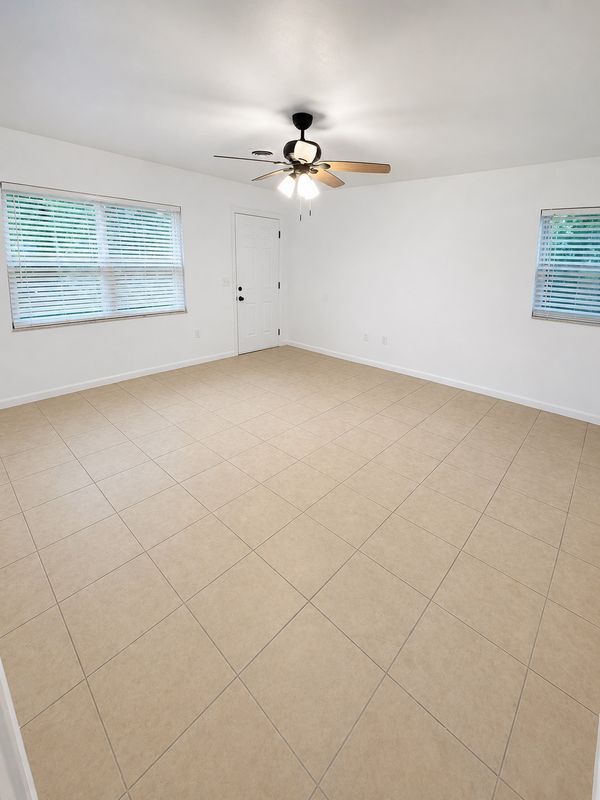 1712-1712 NE 71ST PLACE