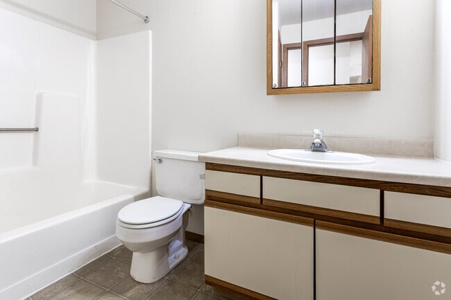 2BR, 1BA - 1,007SF - Bathroom