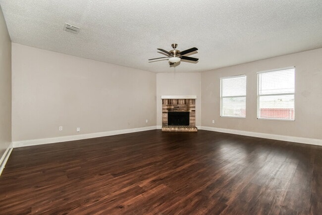 Photo - 1476 Hickory Creek Ln