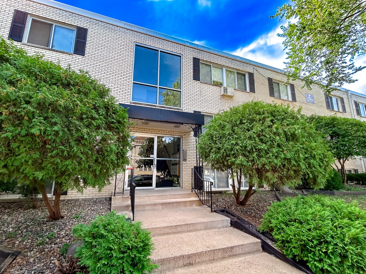 2730 Dupont Ave S - 2730 Dupont Ave S
