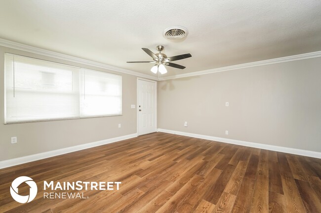 Photo - 191 E Seminole Dr