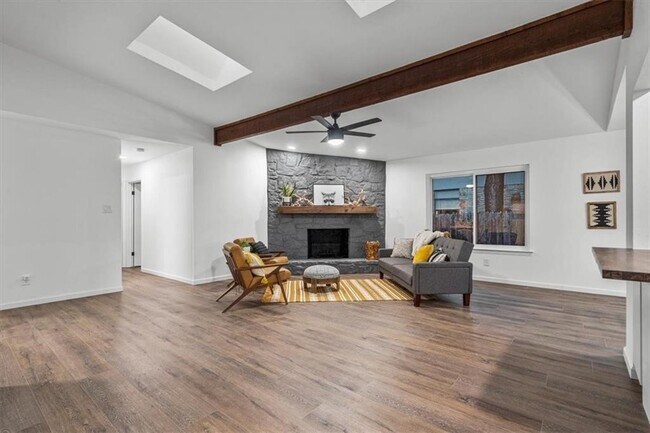 Photo - 1721 Zimmerman Ln