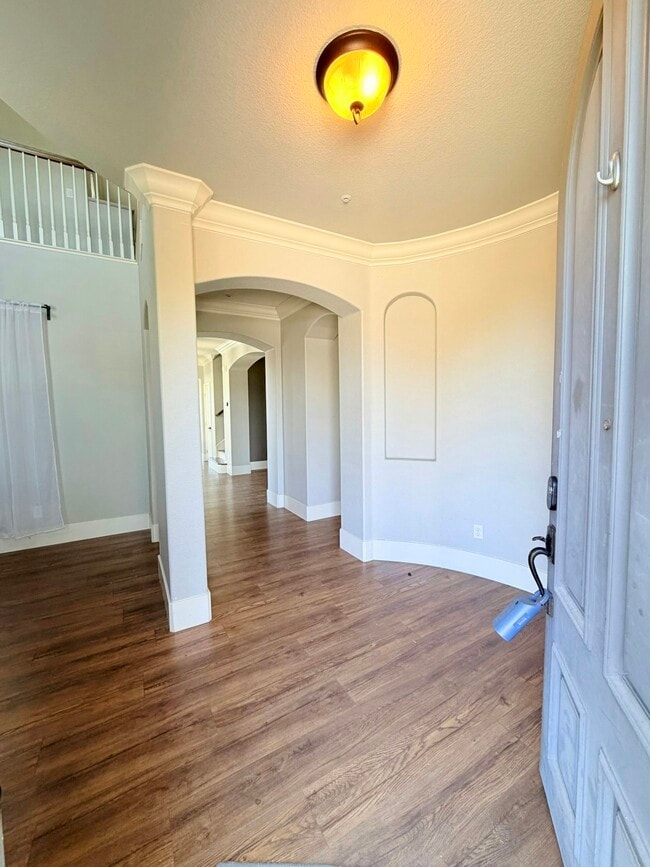 Photo - 850 Monterey Ct