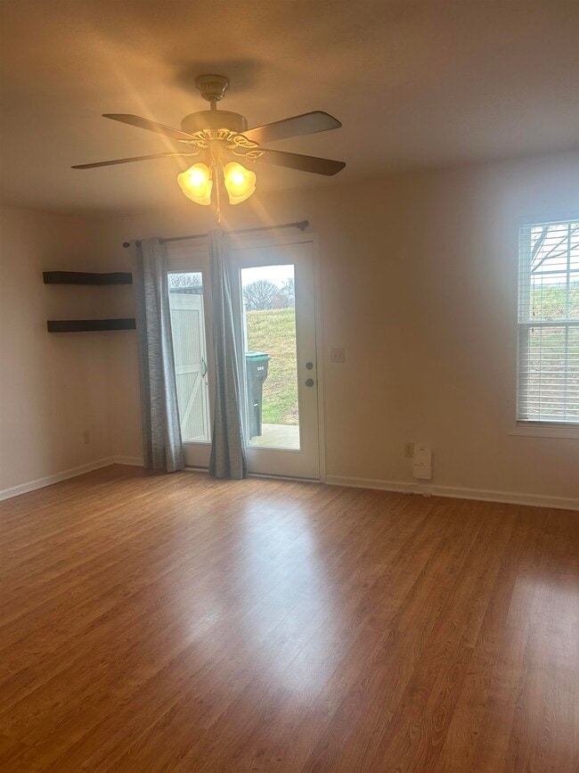 Photo - 125 Joyce Dr