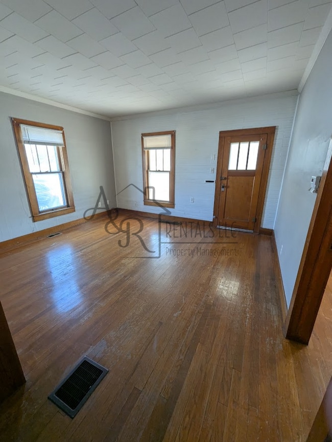 Photo - 206 W 1st St