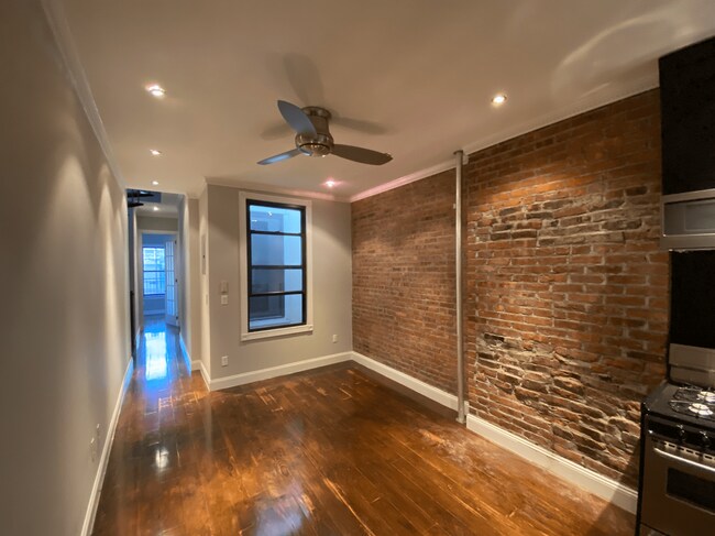 Photo - 436 W 52nd St Unit APT 6C