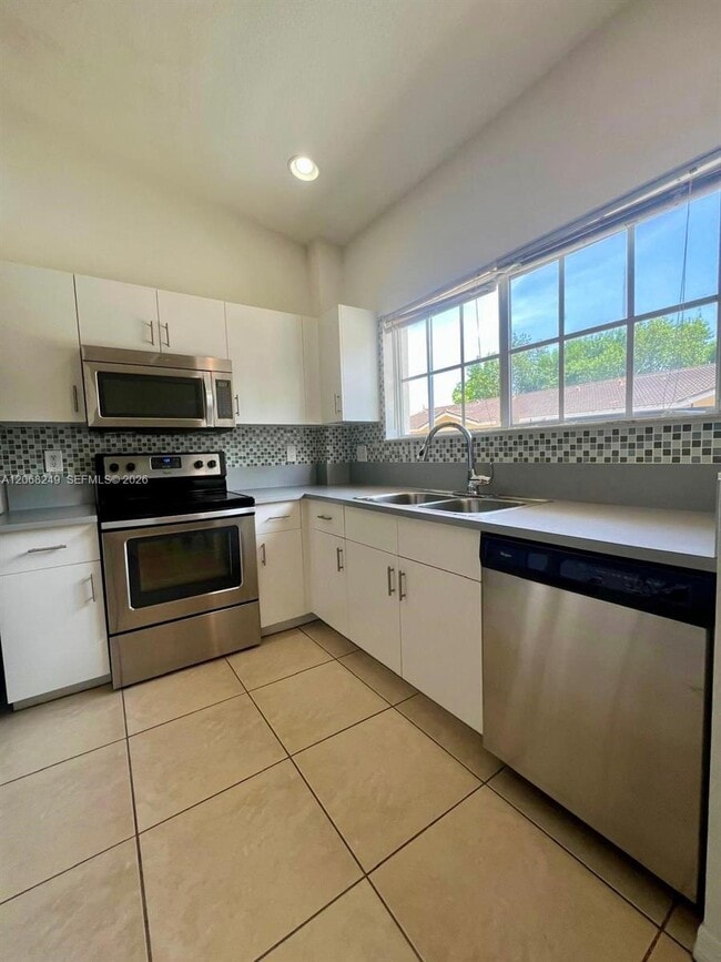 Photo - 3824 SW 48th Ave Unit 3824