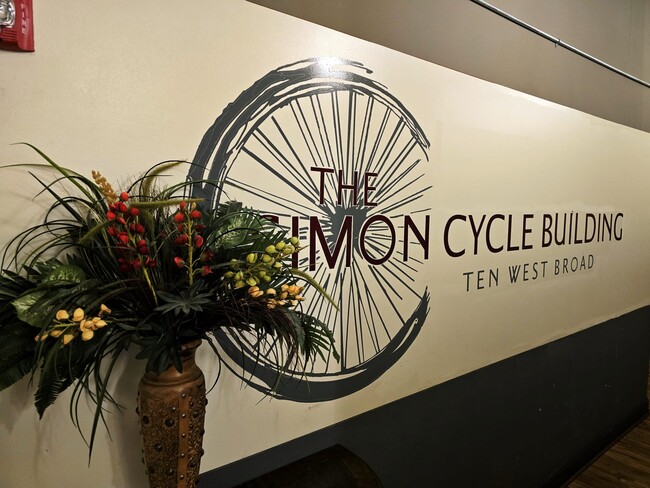Building Photo - Simon Cycle Building Unit 301 Rental