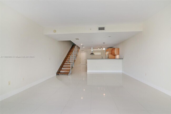 Photo - 2950 NE 188th St Unidad 142
