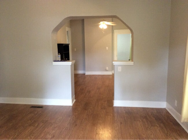 Photo - 211 Burns Ave