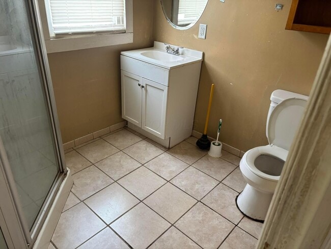 Photo - 490 Helen St