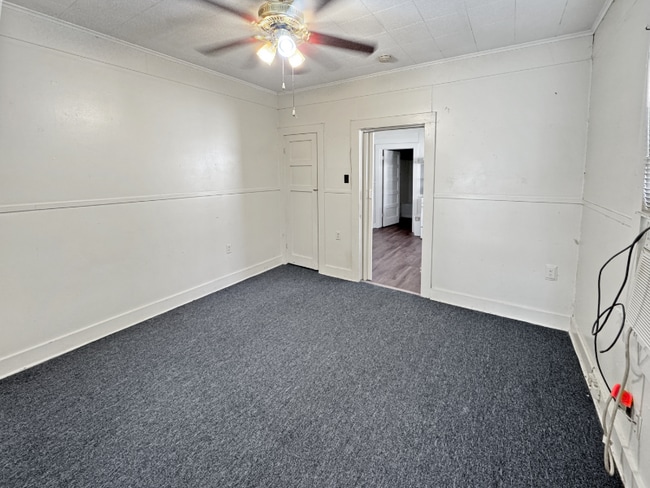 Photo - 661 Victory Dr