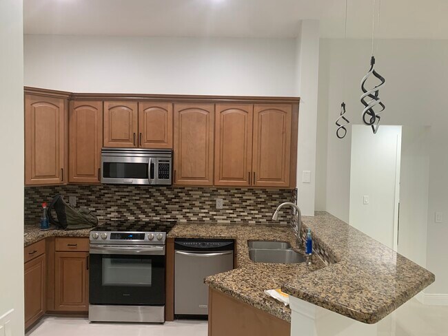 Photo - 1428 Majesty Ter