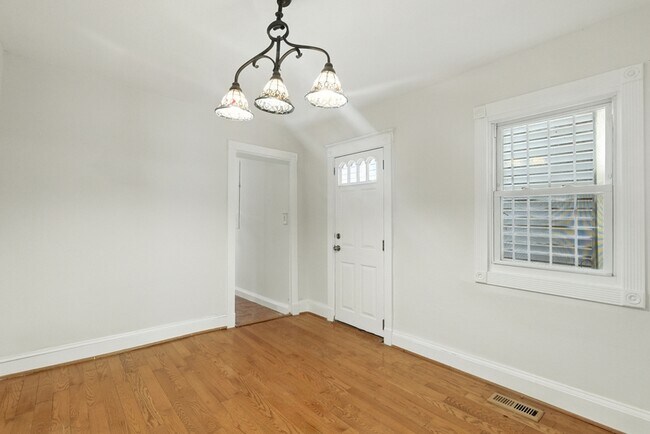 Photo - 877 W Lombard St Townhome
