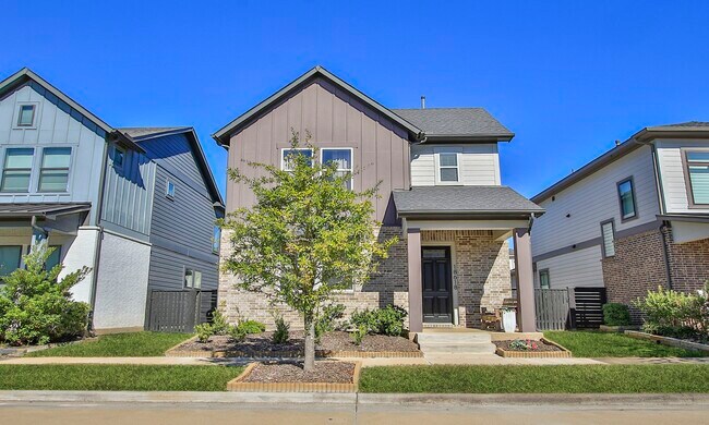 Photo - 18618 Admiration Dr