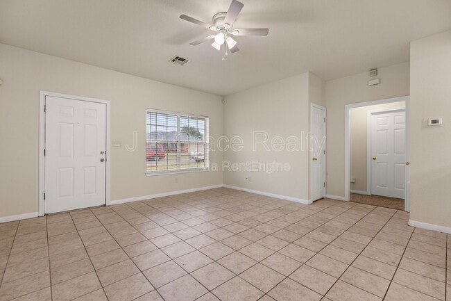 Photo - 109 Apple Ln