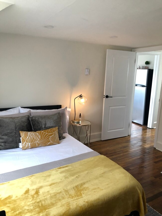 Photo - 893 Parkway Ave Unidad Up