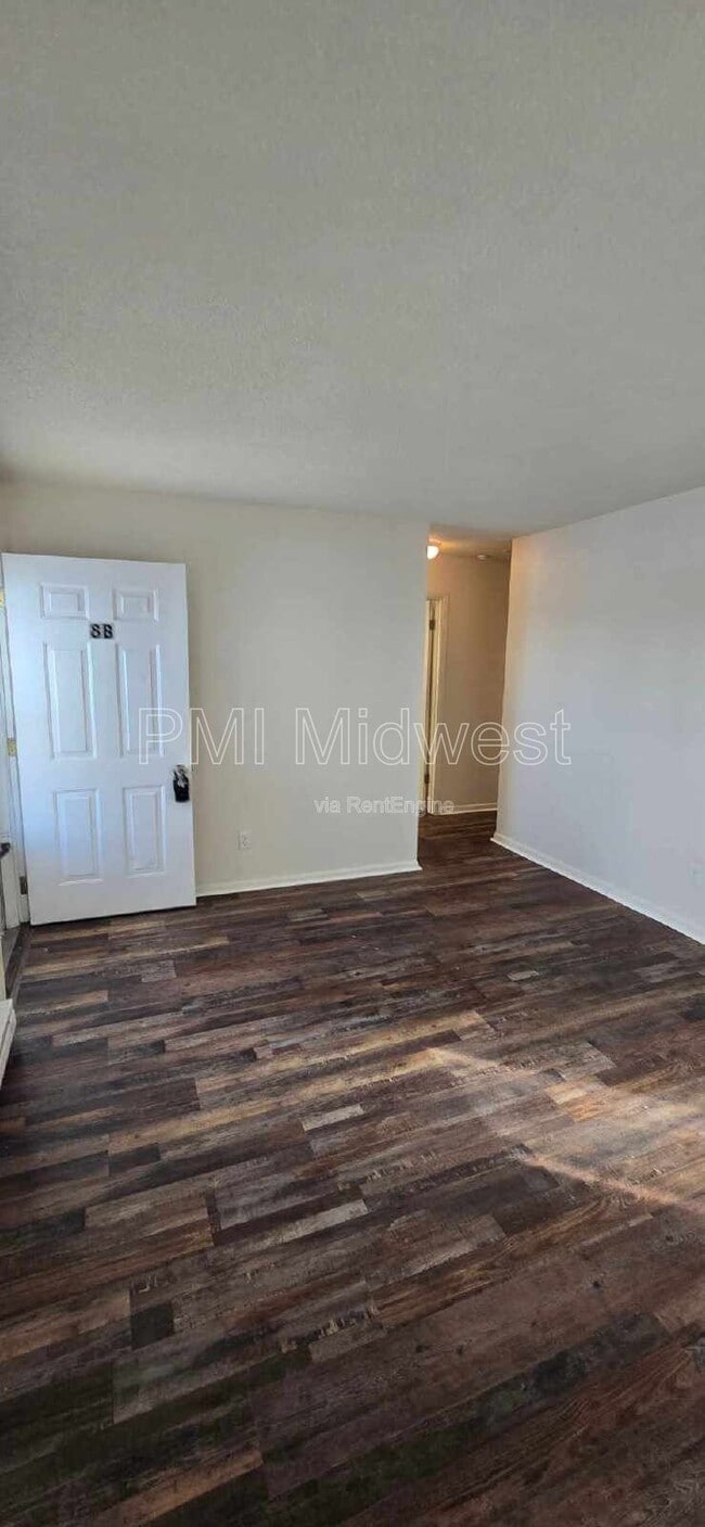 Photo - 570 US-52 Unit 8b