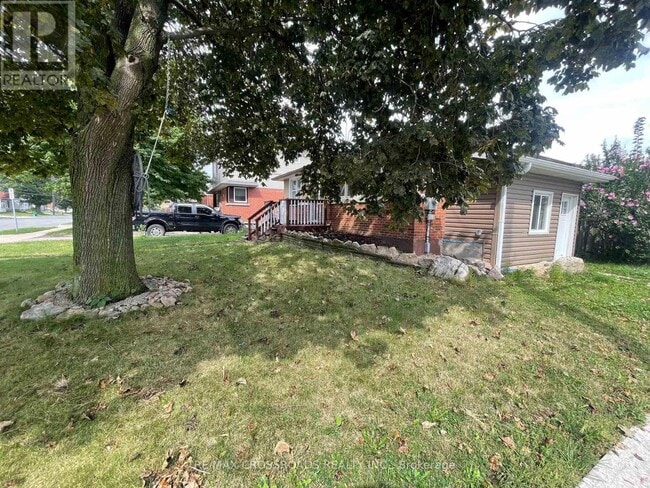 Photo - 493 Upper Gage Ave
