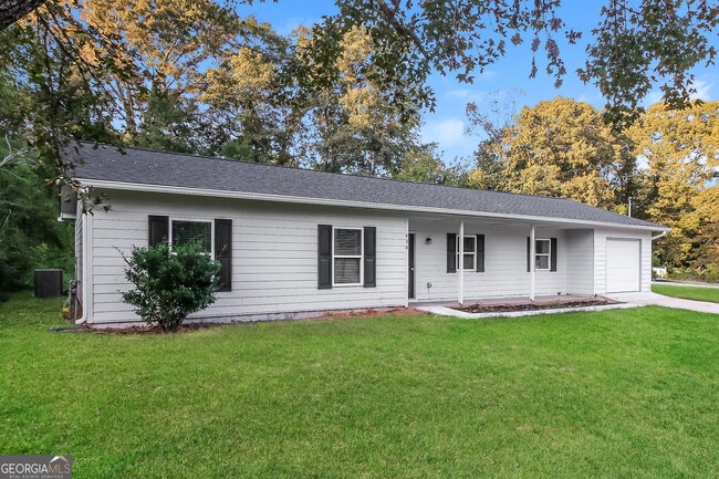 Photo - 430 Birch Ln SE