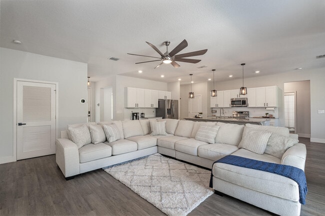 Photo - 620 Cecelia Ave