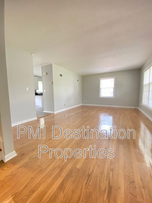 Photo - 6544 Metcalf Ave