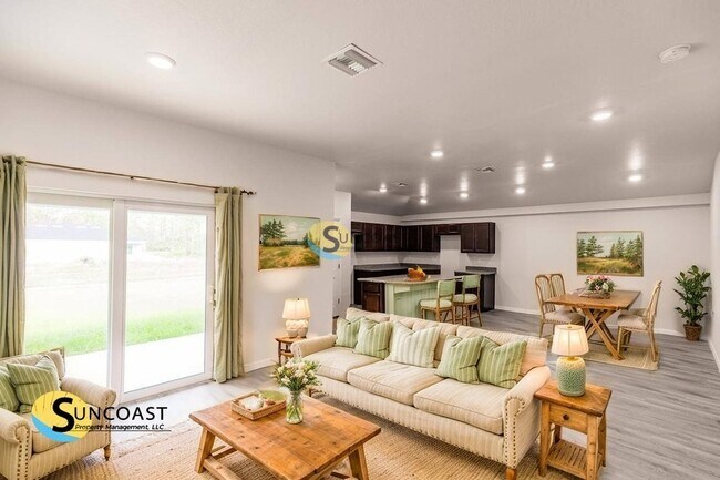 Photo - 3851 Hollycrest St