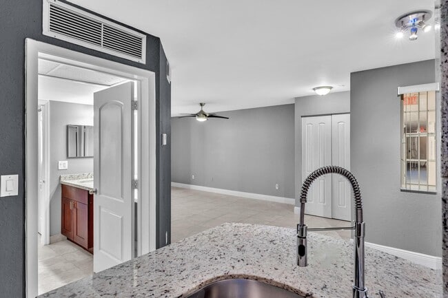 Photo - 2880 N Oakland Forest Dr