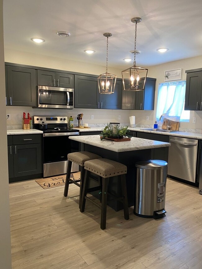Photo - Townhouse for Rent - Thames Ct. 4 Bedroom 3 1/2 baths