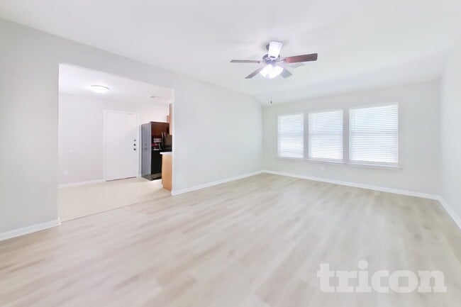 Photo - 10951 Royal Forest Dr