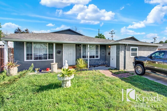 Building Photo - 714 Gateway Dr