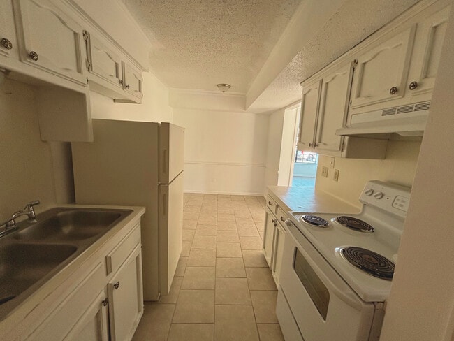 1654 Clear Lake Ave Unit A