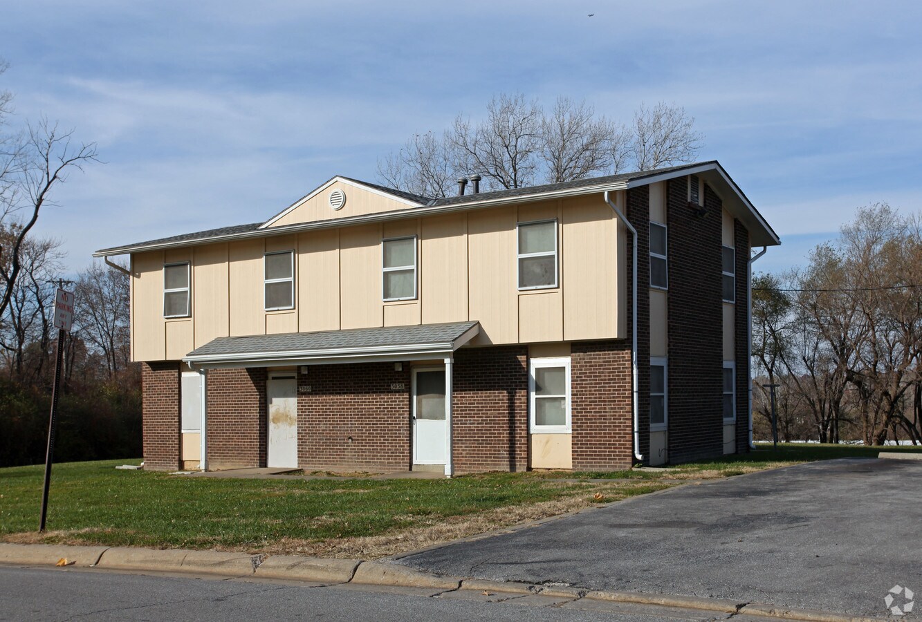 Photo - Belrose Manor