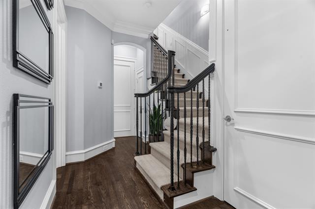 Photo - 2222 Worthington St