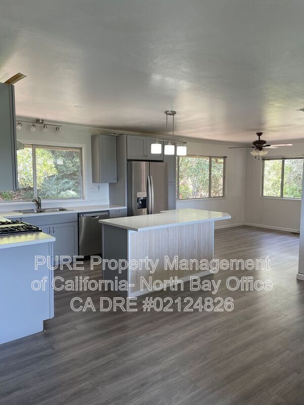 Photo - 875 Watson Rd