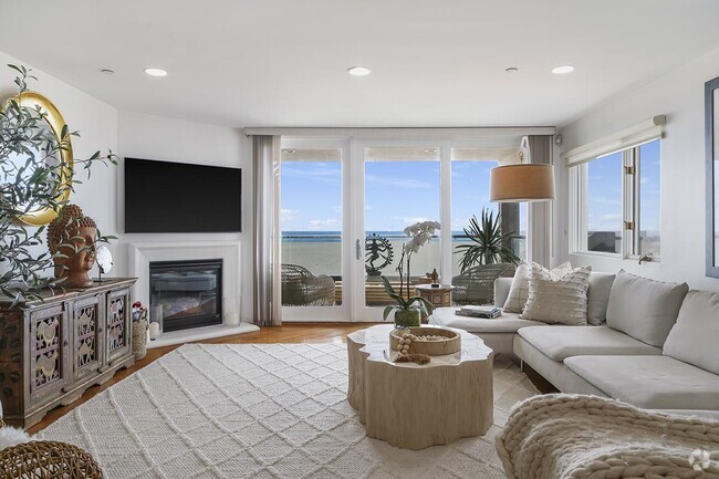 Building Photo - 4715 Ocean Front Walk Unit Ocean Front Walk Rental