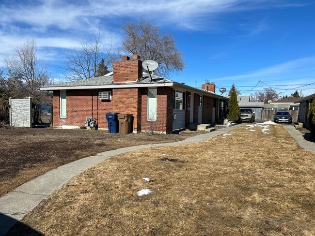 Photo - 323 E Wabash Ave Unit 323