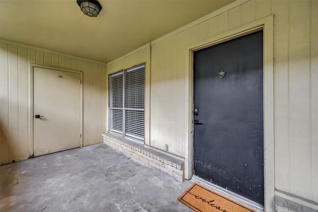 Photo - 7714 Renwick Dr Unit M68