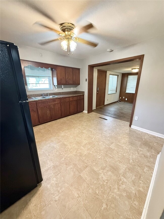 Photo - 120 Dean Ave