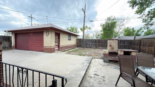 Photo - 1125 Dayton St