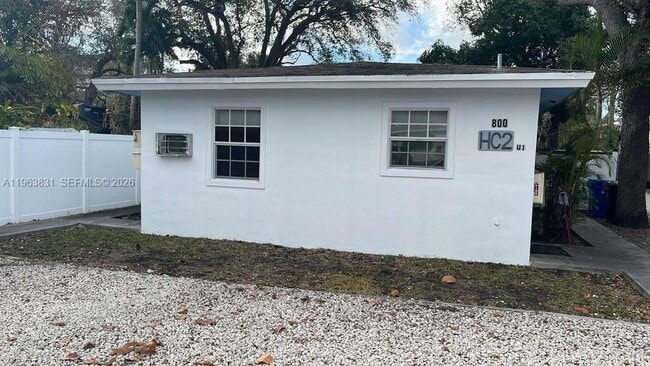 Building Photo - 800 SE 15th St Unit 1