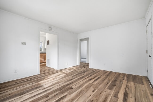 Photo - 1614 W 18th St