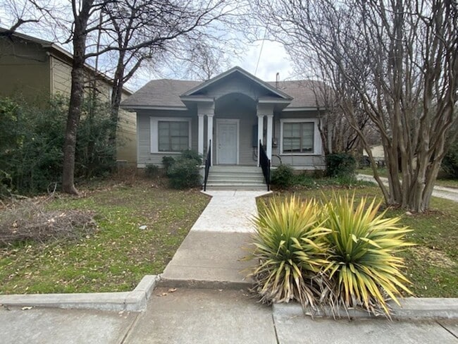 2 BEDROOM 1 BATHROOM HOUSE WITH OFFICE - 2 BEDROOM 1 BATHROOM HOUSE WITH OFFICE
