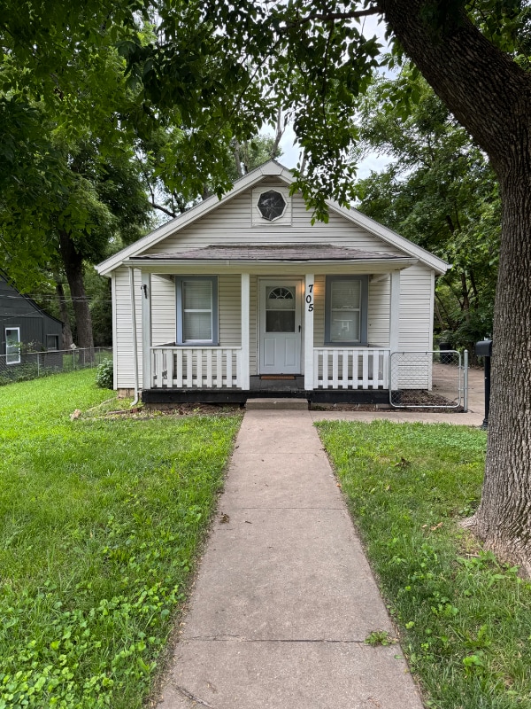 Building Photo - 705 Highgrove Rd Rental